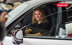 Həyəcan pikdə - 14 avtomobildən 2-cisi uduldu! (FOTO)
