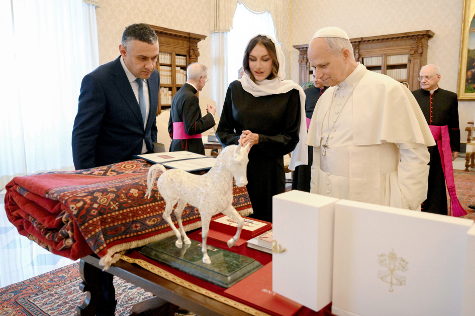 Birinci vitse-prezident Mehriban Əliyeva Roma Papası XIV Leo ilə görüşüb (FOTO/VİDEO)