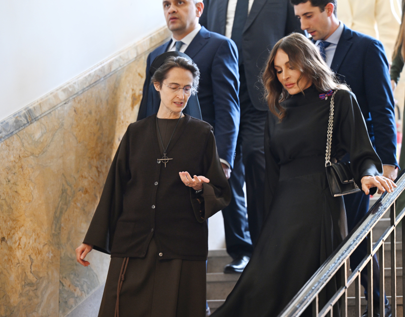 Birinci vitse-prezident Mehriban Əliyevanın Vatikan şəhər-dövlətinin qubernatorluğunun prezidenti ilə görüşü olub (FOTO/VİDEO)