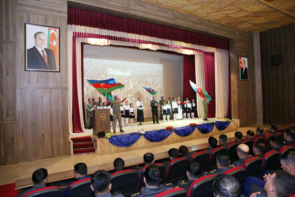 Azərbaycan Ordusunda Müstəqilliyin Bərpası Günü qeyd olunub (FOTO)