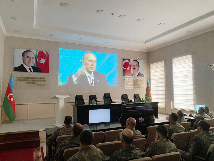 Azərbaycan Ordusunda Müstəqilliyin Bərpası Günü qeyd olunub (FOTO)