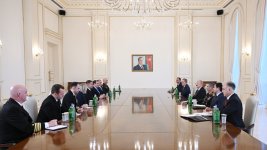 Prezident İlham Əliyev ABŞ Mərkəzi Komandanlığının komandanını qəbul edib (FOTO)