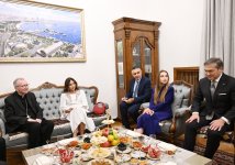 Birinci vitse-prezident Mehriban Əliyeva Azərbaycanın Müqəddəs Taxt-Tacdakı səfirliyinin inzibati ofisinin açılışında iştirak edib (FOTO)