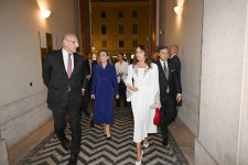 Birinci vitse-prezident Mehriban Əliyeva Azərbaycanın Müqəddəs Taxt-Tacdakı səfirliyinin inzibati ofisinin açılışında iştirak edib (FOTO)