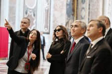 Birinci vitse-prezident Mehriban Əliyeva Vatikanda Müqəddəs Pyotr Bazilikasında görülmüş bərpa işləri ilə tanış olub (FOTO/VİDEO)