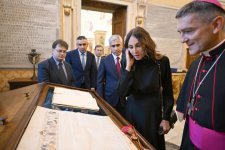 Birinci vitse-prezident Mehriban Əliyeva Vatikan Apostol Kitabxanasını ziyarət edib (FOTO/VİDEO)