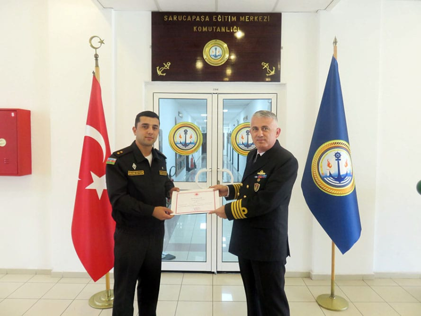 Hərbi qulluqçularımız “Yanğınla mübarizə” ixtisasartırma kursunda iştirak ediblər (FOTO)