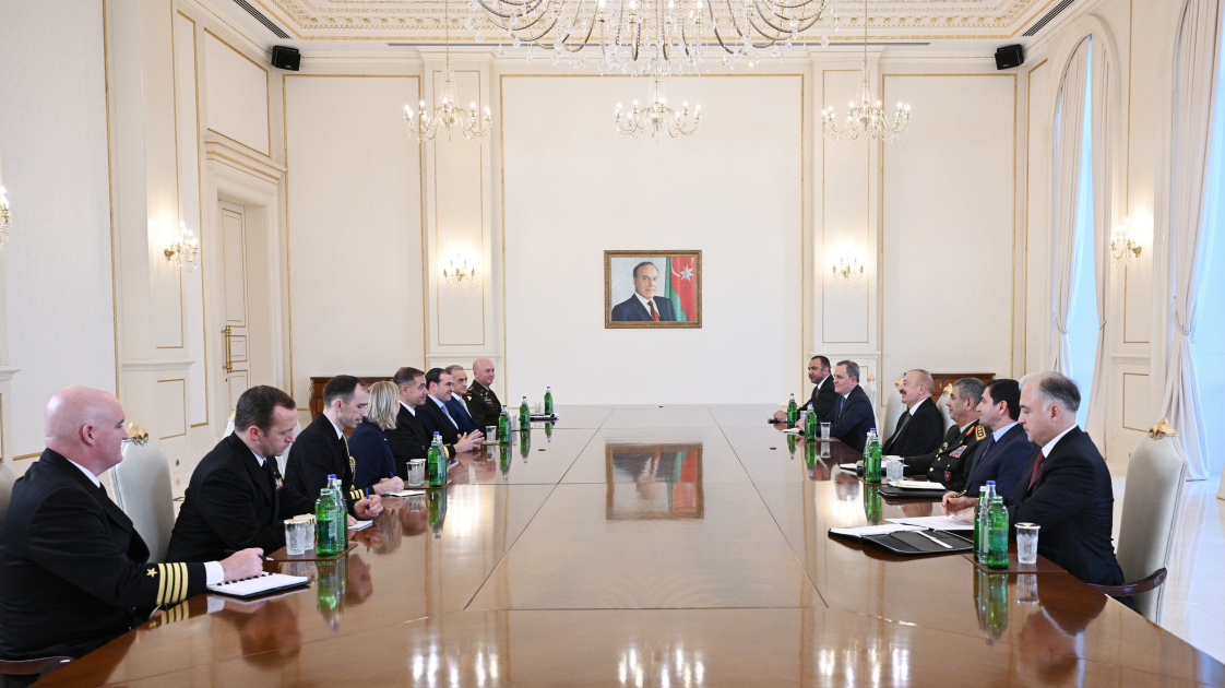 Prezident İlham Əliyev ABŞ Mərkəzi Komandanlığının komandanını qəbul edib (FOTO)