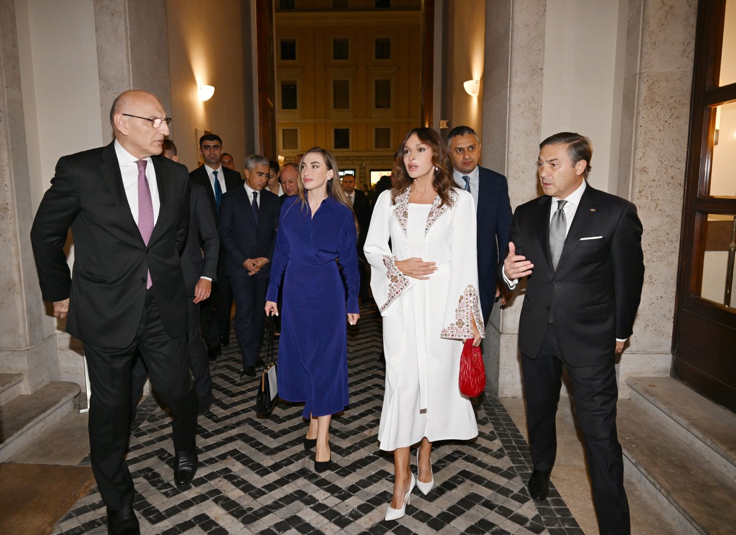 Birinci vitse-prezident Mehriban Əliyeva Azərbaycanın Müqəddəs Taxt-Tacdakı səfirliyinin inzibati ofisinin açılışında iştirak edib (FOTO)