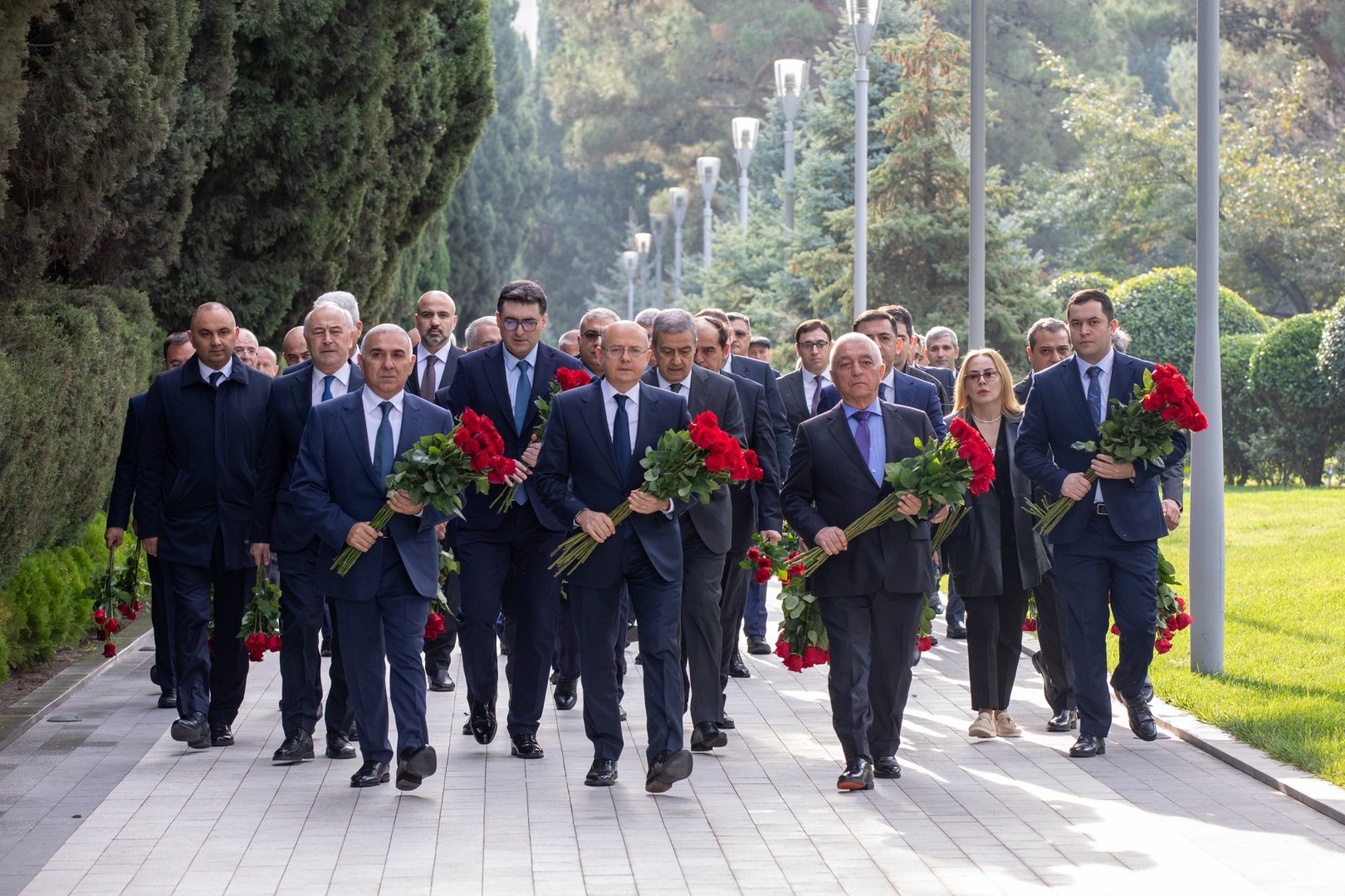 Energetiklər Fəxri xiyabanı və Şəhidlər xiyabanını ziyarət ediblər (FOTO)