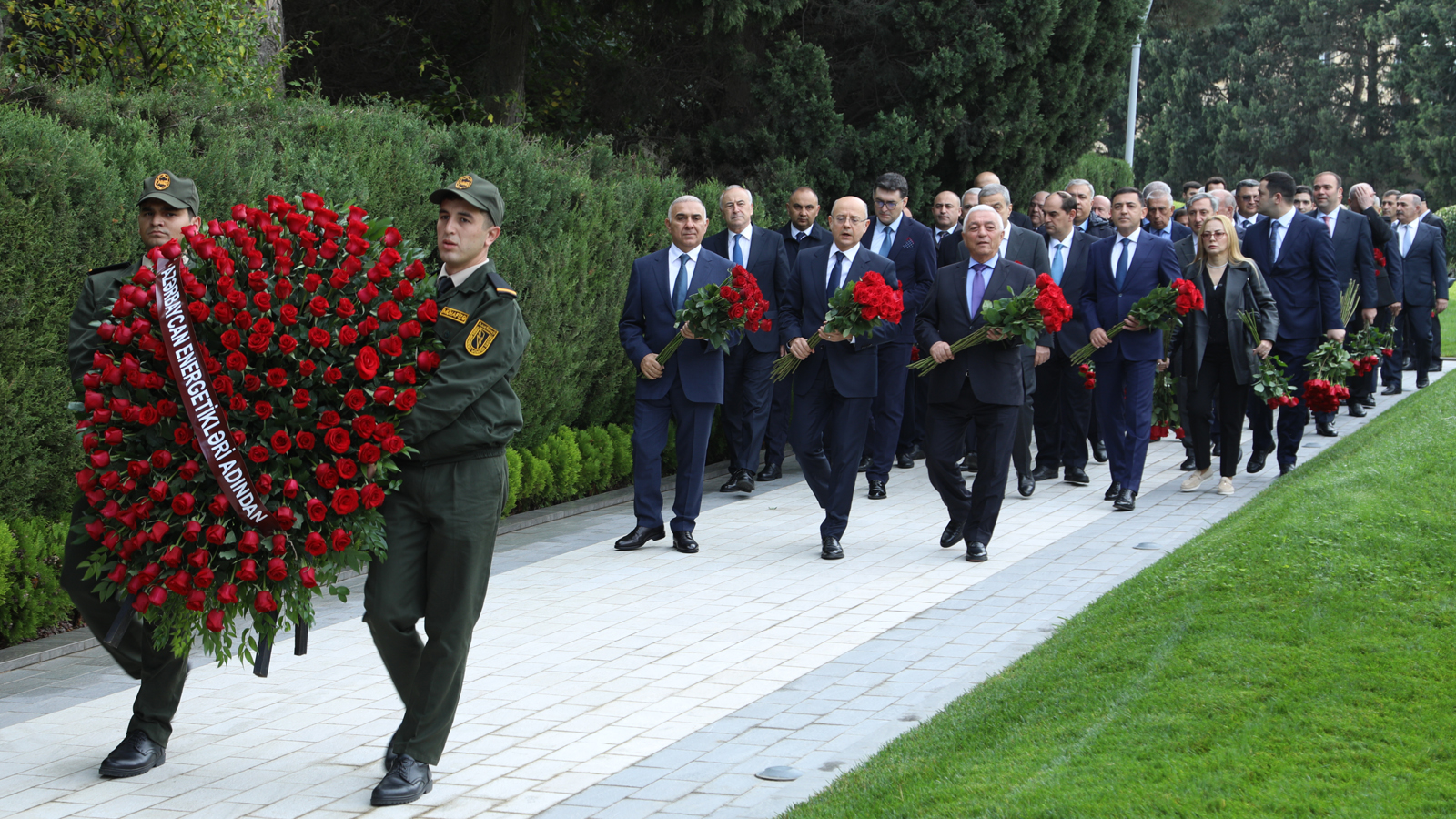 “AzərEnerji” Energetiklər Günü ilə bağlı silsilə tədbirlər keçirib (FOTO)