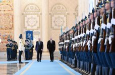 Prezident İlham Əliyevin Astanada rəsmi qarşılanma mərasimi olub (YENİLƏNİB) (FOTO)