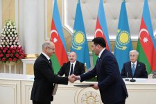 Azərbaycan-Qazaxıstan sənədləri mübadilə olunub (FOTO) (YENİLƏNİB)