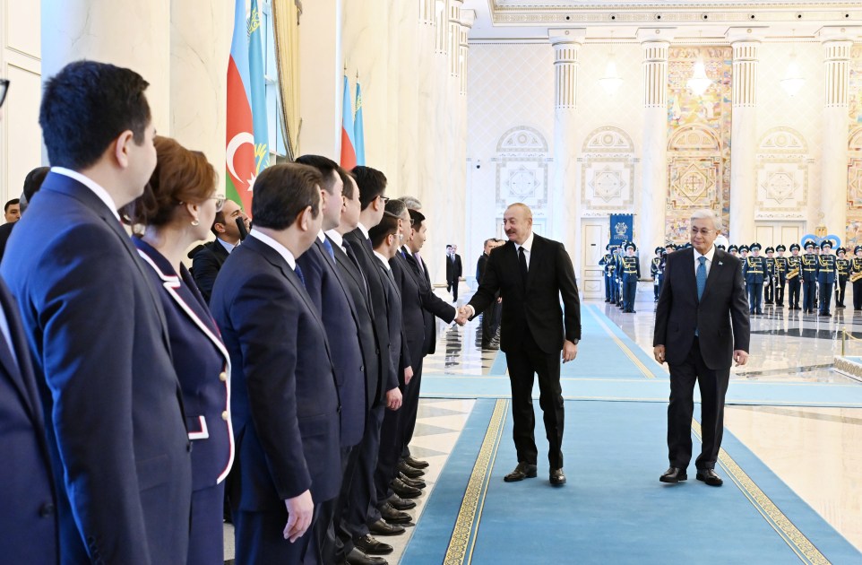 Prezident İlham Əliyevin Astanada rəsmi qarşılanma mərasimi olub (YENİLƏNİB) (FOTO)