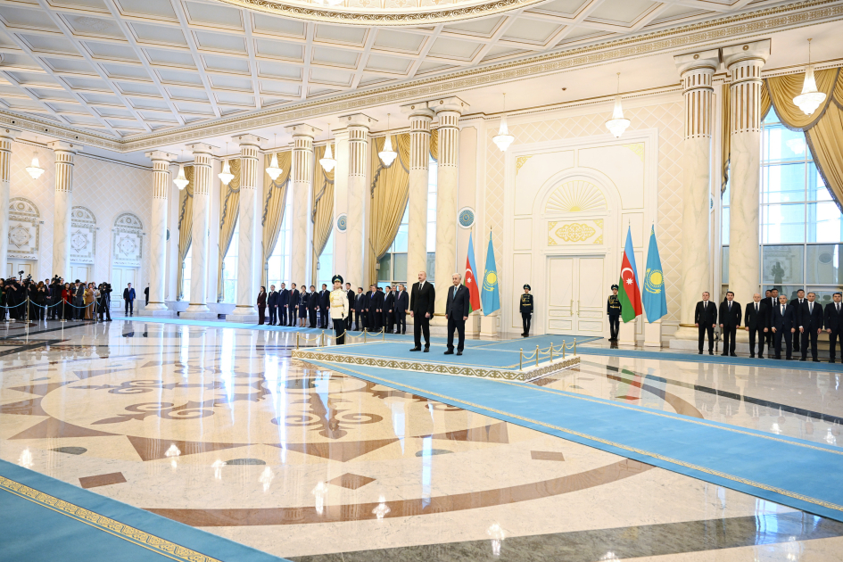 Prezident İlham Əliyevin Astanada rəsmi qarşılanma mərasimi olub (YENİLƏNİB) (FOTO)