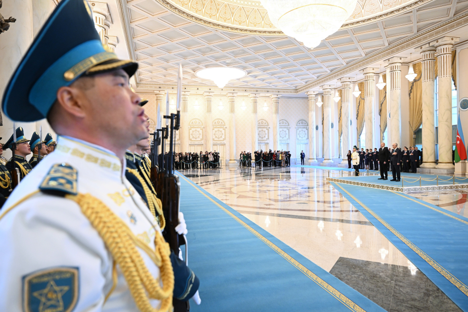 Prezident İlham Əliyevin Astanada rəsmi qarşılanma mərasimi olub (YENİLƏNİB) (FOTO)