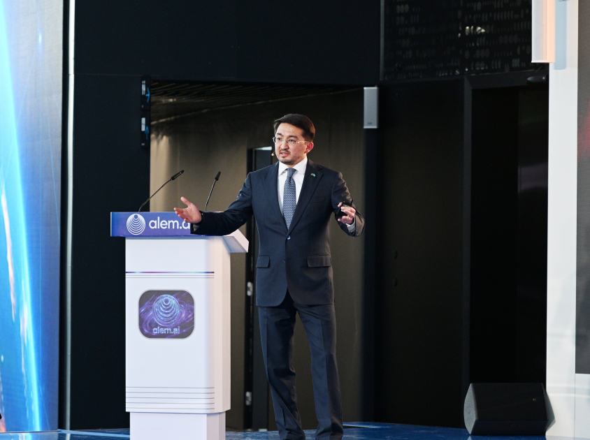Prezident İlham Əliyev və Prezident Kasım-Jomart Tokayev Astanada “Alem.ai” Beynəlxalq Süni İntellekt Mərkəzində olublar (FOTO)