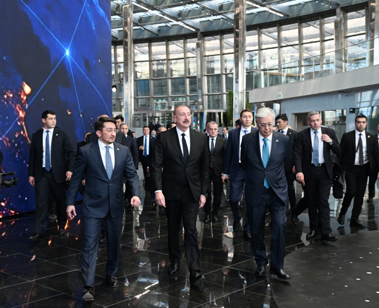 Prezident İlham Əliyev və Prezident Kasım-Jomart Tokayev Astanada “Alem.ai” Beynəlxalq Süni İntellekt Mərkəzində olublar (FOTO)