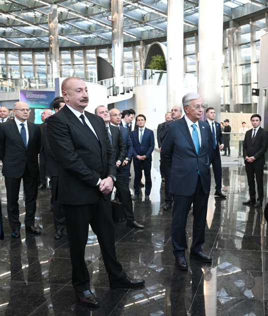 Prezident İlham Əliyev və Prezident Kasım-Jomart Tokayev Astanada “Alem.ai” Beynəlxalq Süni İntellekt Mərkəzində olublar (FOTO)