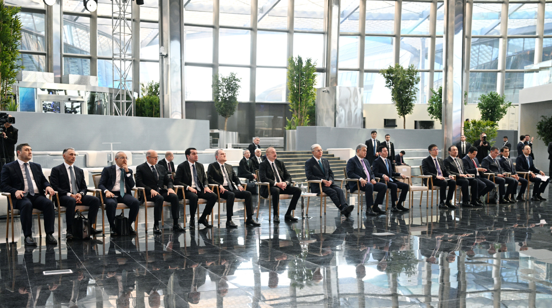 Prezident İlham Əliyev və Prezident Kasım-Jomart Tokayev Astanada “Alem.ai” Beynəlxalq Süni İntellekt Mərkəzində olublar (FOTO)