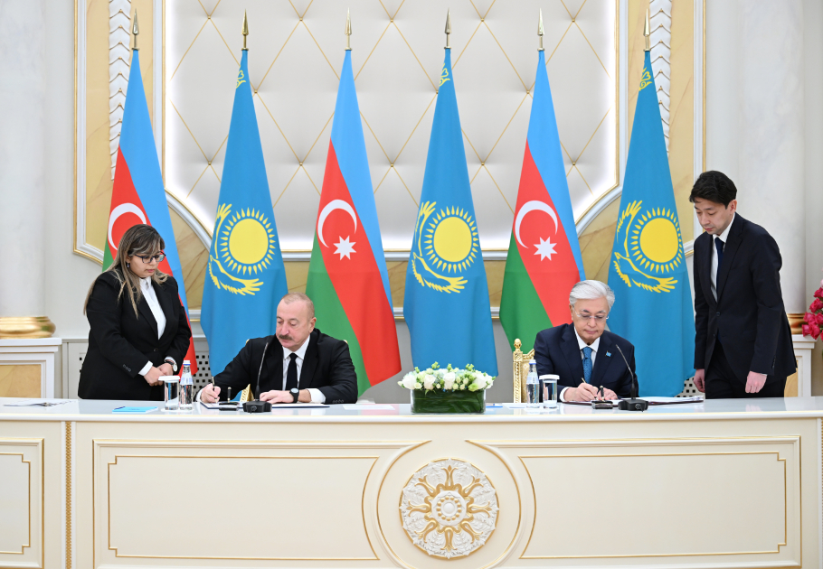 Azərbaycan-Qazaxıstan sənədləri mübadilə olunub (FOTO) (YENİLƏNİB)