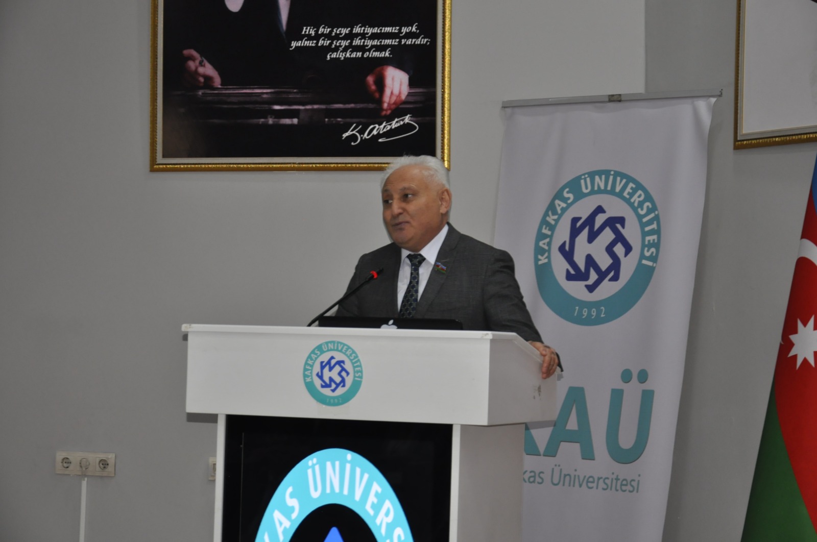Qarsda Azərbaycan dili və ədəbiyyatı ilə bağlı elmi simpozium və “Bir millət, iki dövlət” adlı musiqi otağının açılışı olub (FOTO)