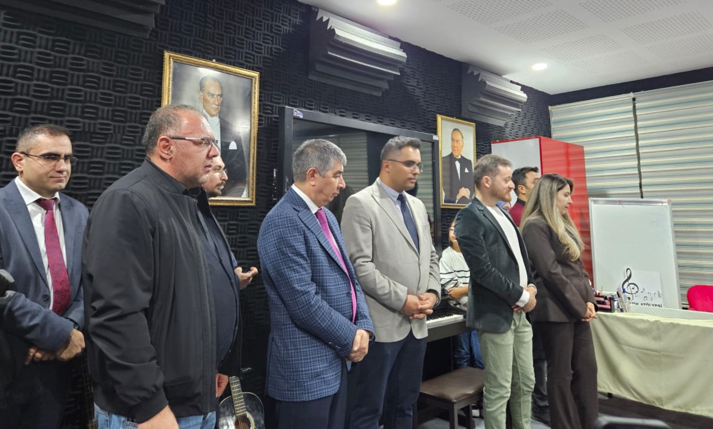 Qarsda Azərbaycan dili və ədəbiyyatı ilə bağlı elmi simpozium və “Bir millət, iki dövlət” adlı musiqi otağının açılışı olub (FOTO)