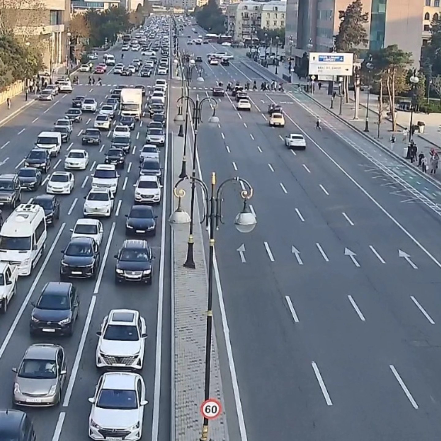 Sürücülərin NƏZƏRİNƏ: Paytaxtın bir sıra yollarında tıxac var - SİYAHI