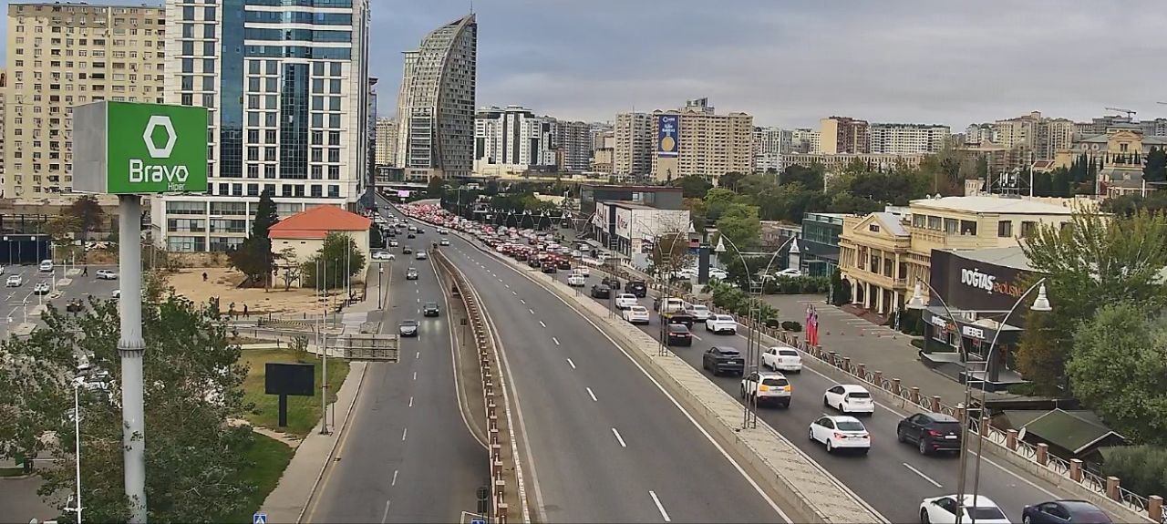 Sürücülərin NƏZƏRİNƏ: Paytaxtın bir sıra yollarında tıxac var - SİYAHI
