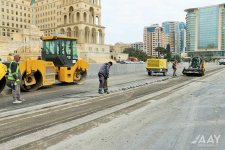 Neftçilər prospektinin bir hissəsində təmir işləri aparılır (FOTO)