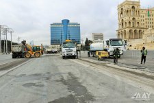 Neftçilər prospektinin bir hissəsində təmir işləri aparılır (FOTO)