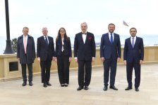 Estoniyanın xarici işlər naziri Bakıda şəhidlərin xatirəsini anıb (FOTO)