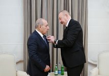 Prezident İlham Əliyev Yaqub Eyyubova “İstiqlal” ordenini təqdim edib (FOTO)
