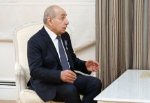 Prezident İlham Əliyev Yaqub Eyyubova “İstiqlal” ordenini təqdim edib (FOTO)