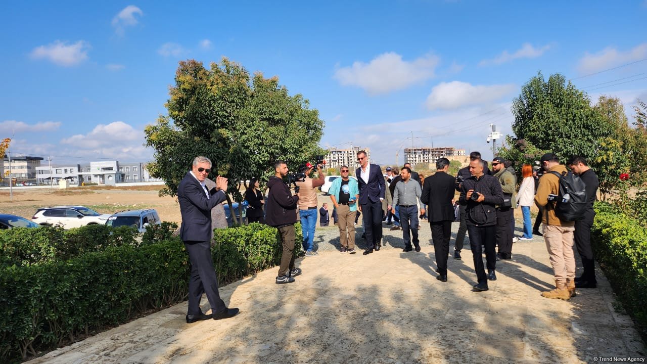 Beynəlxalq səyyahlar Laçın şəhərinə gəliblər (FOTO) (YENİLƏNİB)