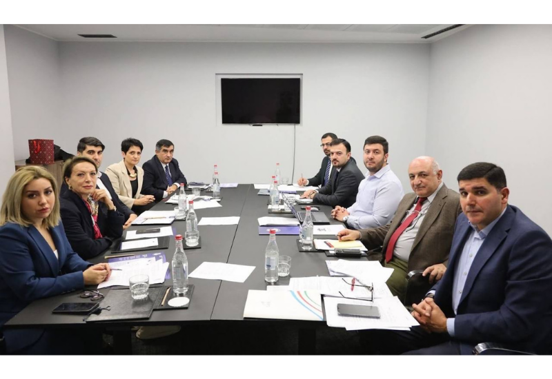 Azərbaycan və Ermənistan vətəndaş cəmiyyətləri nümayəndələrinin Yerevanda ikitərəfli dəyirmi masası baş tutub (FOTO)