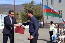 Növbəti köç karvanı Xocalının Təzəbinə kəndinə çatıb: mənzillərin açarları təqdim olunub (FOTO) (YENİLƏNİB)