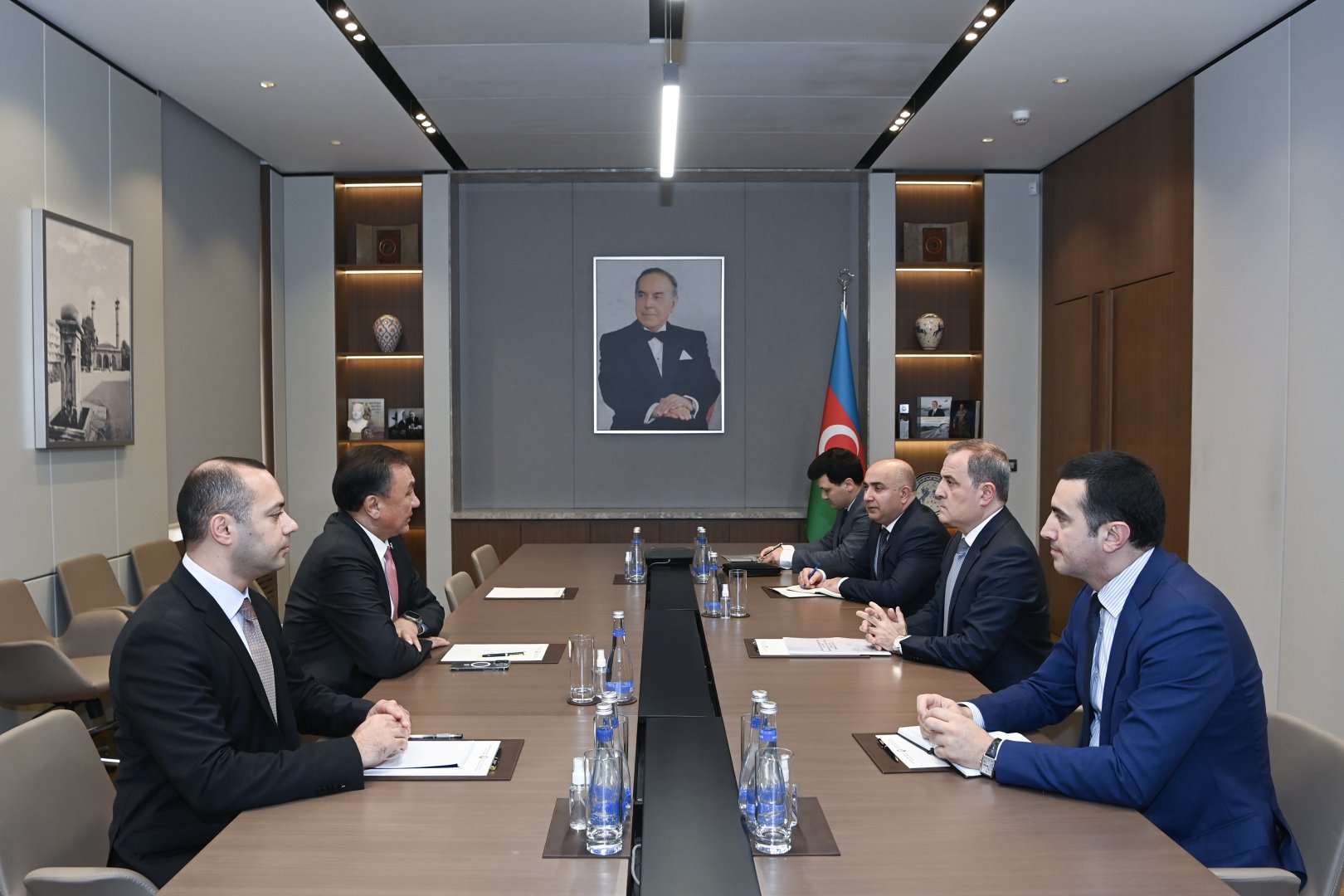 Ceyhun BayramovTDT baş katibi Kubanıçbek Omuralıyevi qəbul edib