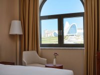 “Wyndham Garden Baku” hoteli bu gün 3 yaşını qeyd edir (FOTO)