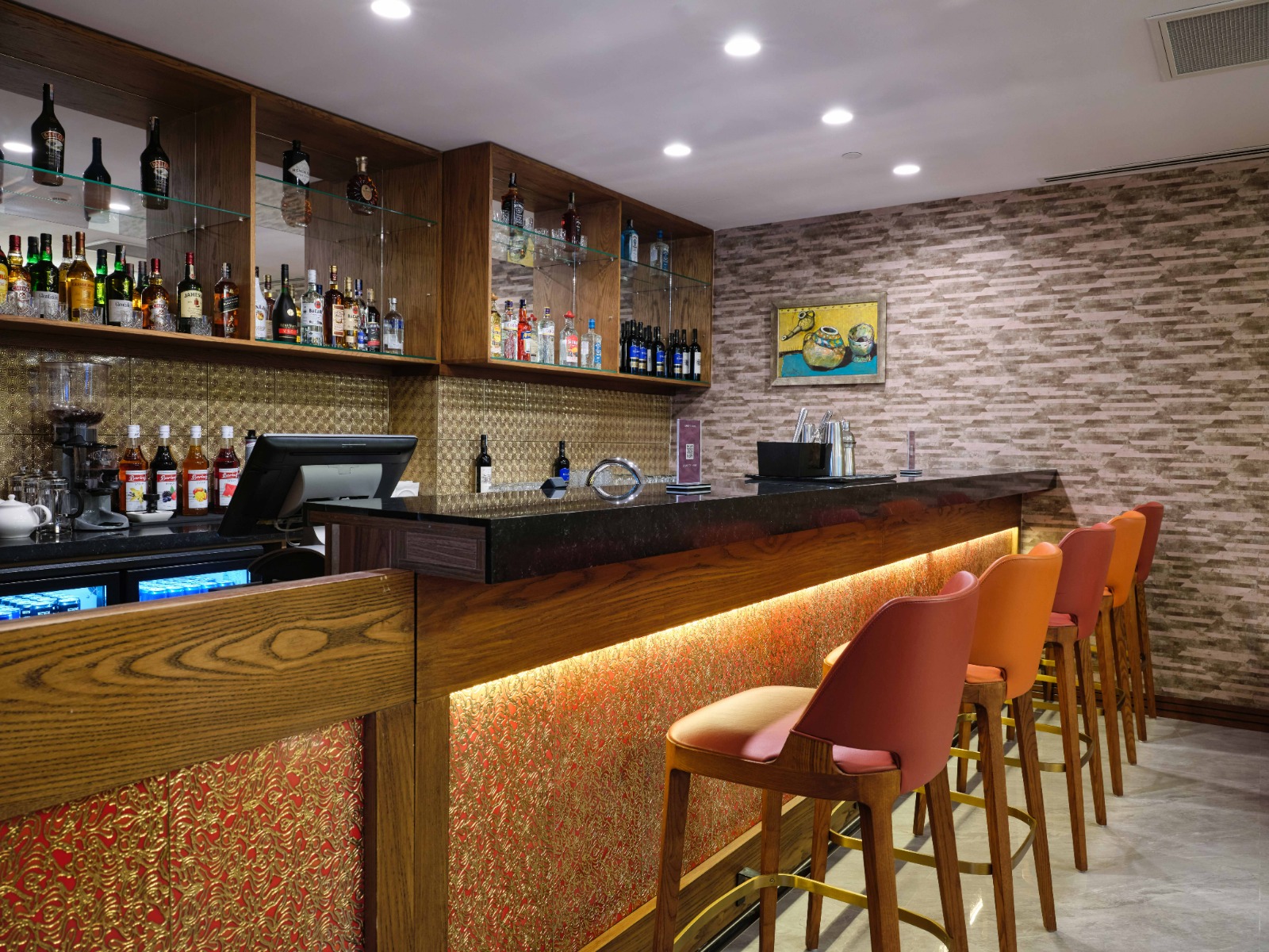 “Wyndham Garden Baku” hoteli bu gün 3 yaşını qeyd edir (FOTO)