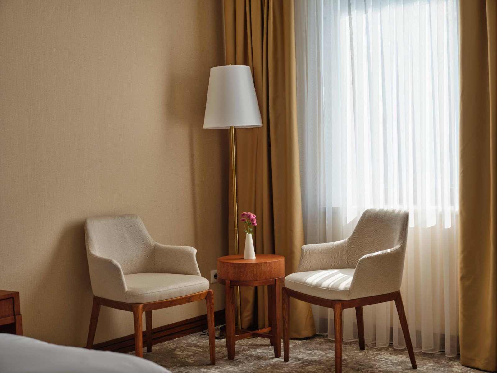 “Wyndham Garden Baku” hoteli bu gün 3 yaşını qeyd edir (FOTO)