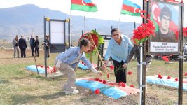 36 il sonra Xocalı məktəbinin məzunları bir araya gəliblər (FOTO)
