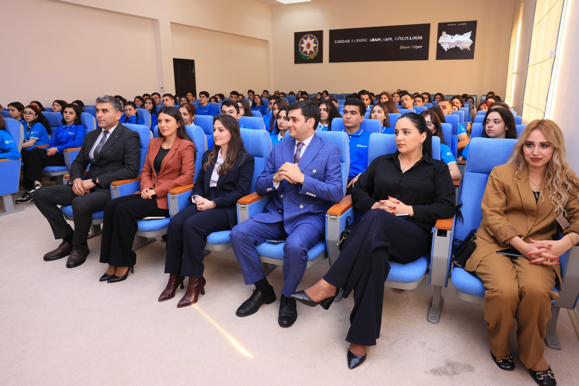 Azərbaycan milli mətbuatının 150 illik yubileyi ilə əlaqədar MEDİA və RİİB könüllüləri Zərdab şəhərinə səfər ediblər (FOTO)