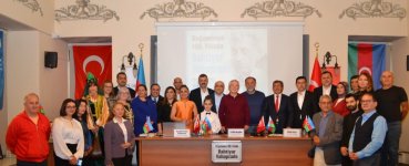 İstanbulda Bəxtiyar Vahabzadənin 100 illik yubileyi qeyd olunub (FOTO)