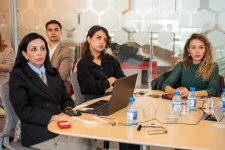 Media nümayəndələri üçün “Süni intellektin mediada tətbiqi” mövzusunda seminarlara başlanılıb (FOTO)
