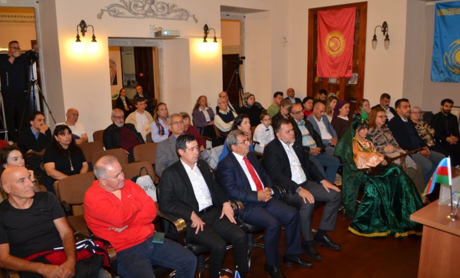 İstanbulda Bəxtiyar Vahabzadənin 100 illik yubileyi qeyd olunub (FOTO)