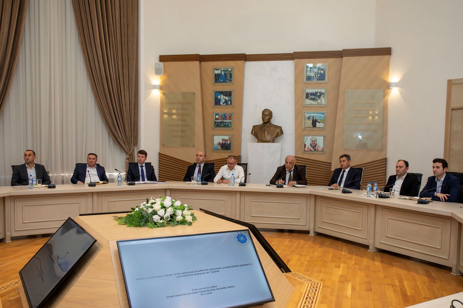 Energetika Nazirliyində enerji effektivliyi potensialının qiymətləndirilməsi üzrə tədbir keçirilib (FOTO)