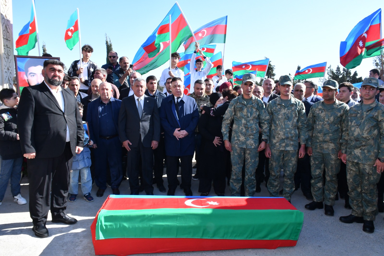 Birinci Qarabağ Müharibəsi şəhidi Abdulla Quliyevin Saray Şəhidlər Xiyabanında dəfn mərasimi keçirilib (FOTO)