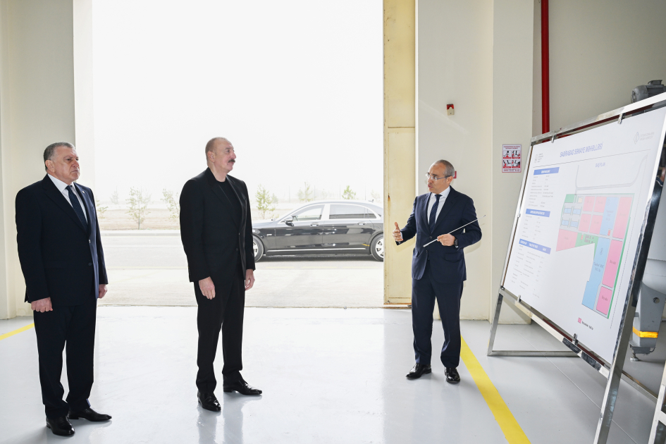 Prezident İlham Əliyev Sabirabadda aqrokimyəvi vasitələrin istehsalı müəssisəsinin fəaliyyəti ilə tanış olub (FOTO)