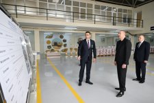 Prezident İlham Əliyev Sabirabad Sənaye Məhəlləsində toxum istehsalı müəssisəsinin fəaliyyəti ilə tanış olub (FOTO)